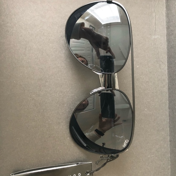 Quay Australia sunglasses - Picture 3 of 4